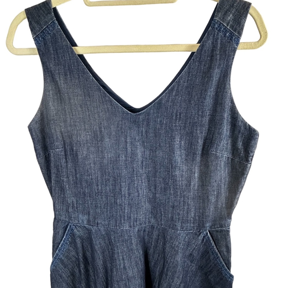 Vineyard Vines Blue Chambray Cotton V-Neck Sleeveless Fit & Flare Dress - Picture 5 of 13